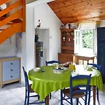 Tatil Evi House And Huge Garden Surrounded By Apple Trees *
