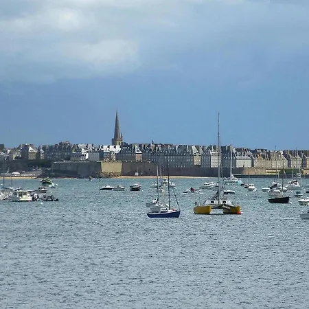 Near Mont St Michel & Nature Trails 펜션 쏘