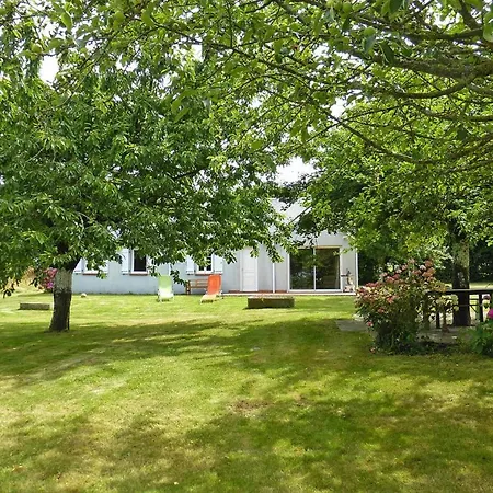 Lovely In The Countryside On The Bay Of Mont St Michel, Holiday home