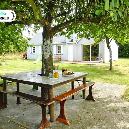 Tatil Evi House And Huge Garden Surrounded By Apple Trees